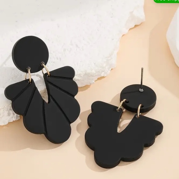 Black Boho Acrylic Earrings - Picture 3 of 4